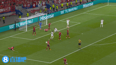 安德里奇远射破门 VAR判定穆西亚拉犯规 首球无效