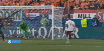 长时间不攻击几乎要受到惩罚！基维奥尔禁区内抽射 荷兰门将倒地扑救！