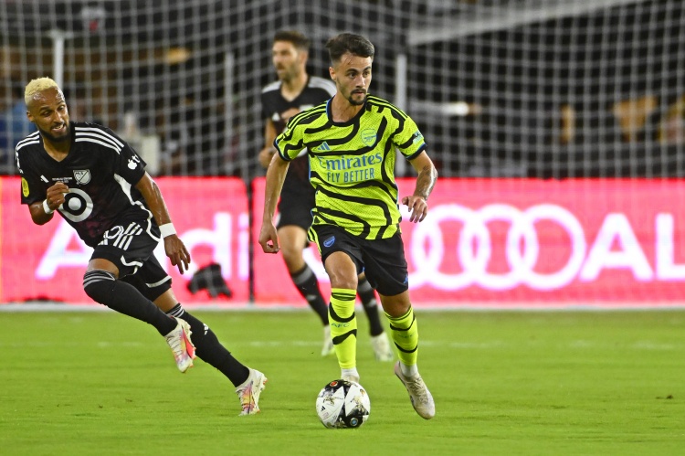 早报:HWG卢卡库加盟那不勒斯 勒沃库森开门红维尔茨双响+绝杀